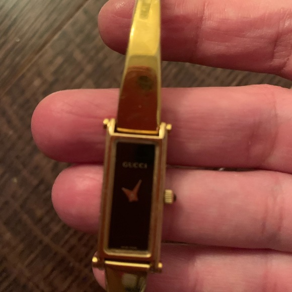 Gucci gold watch - Picture 3 of 15